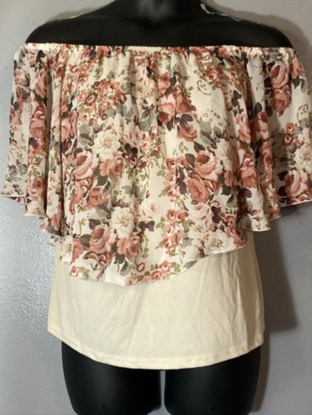 Women's Top - Picture 2 of 13